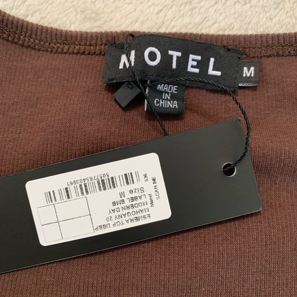 MOTEL ESMERA TOP DEEP MAHOGANY MODERN DAY LONG SLEEVE CROP TOP SIZE M - Picture 9 of 16